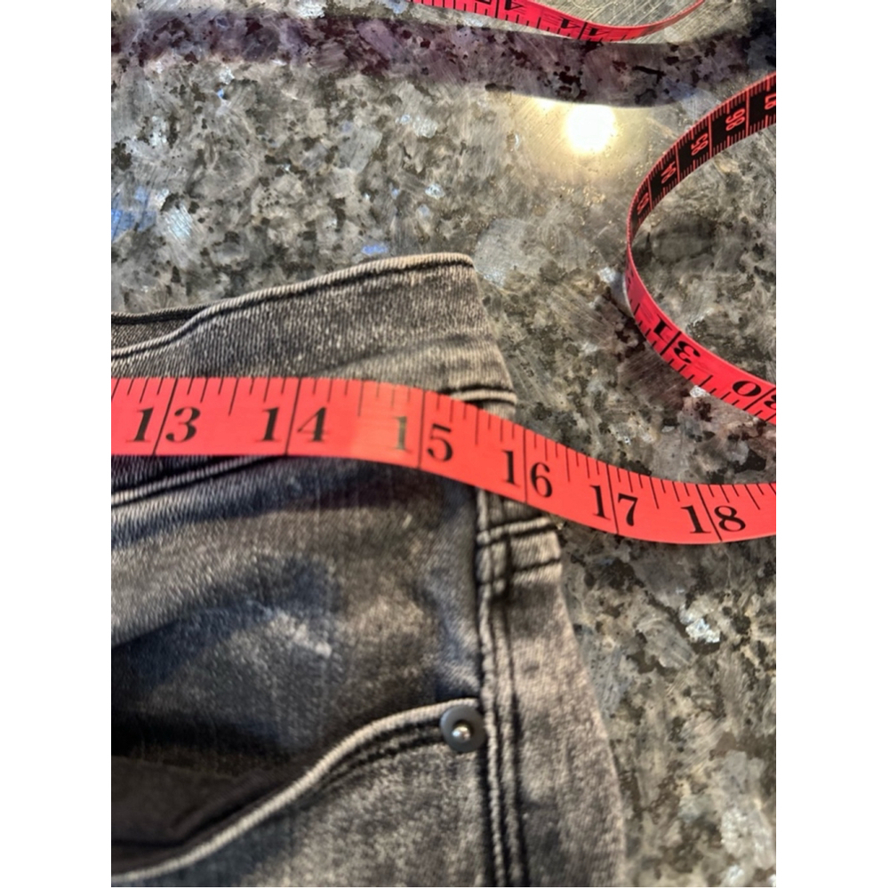 Women's FRAME Le Sylvie slender straight rockstarJeans, Size 31, Black - Picture 9 of 12